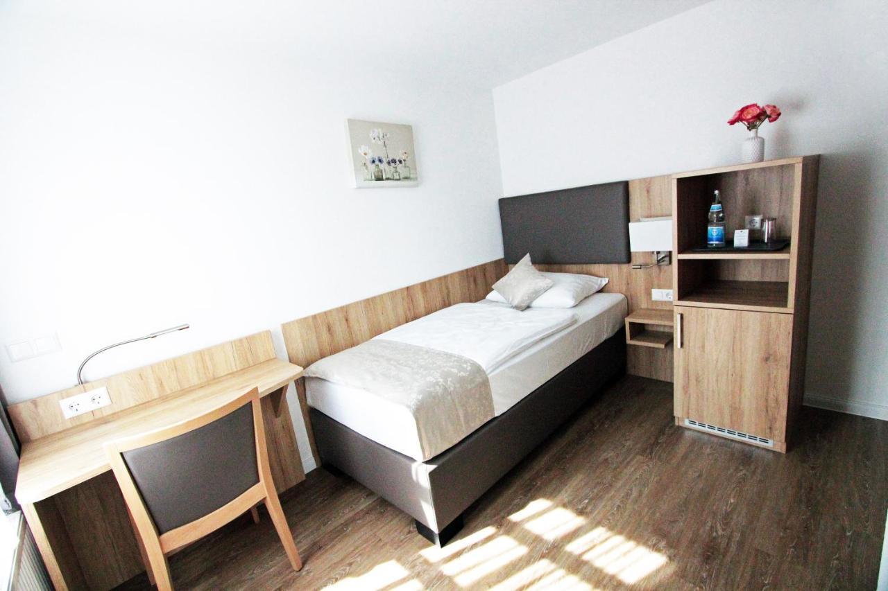 Hotel Adler Bad Friedrichshall Bagian luar foto