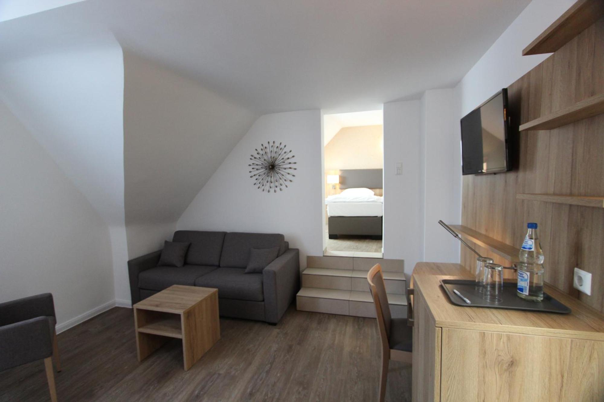 Hotel Adler Bad Friedrichshall Bagian luar foto