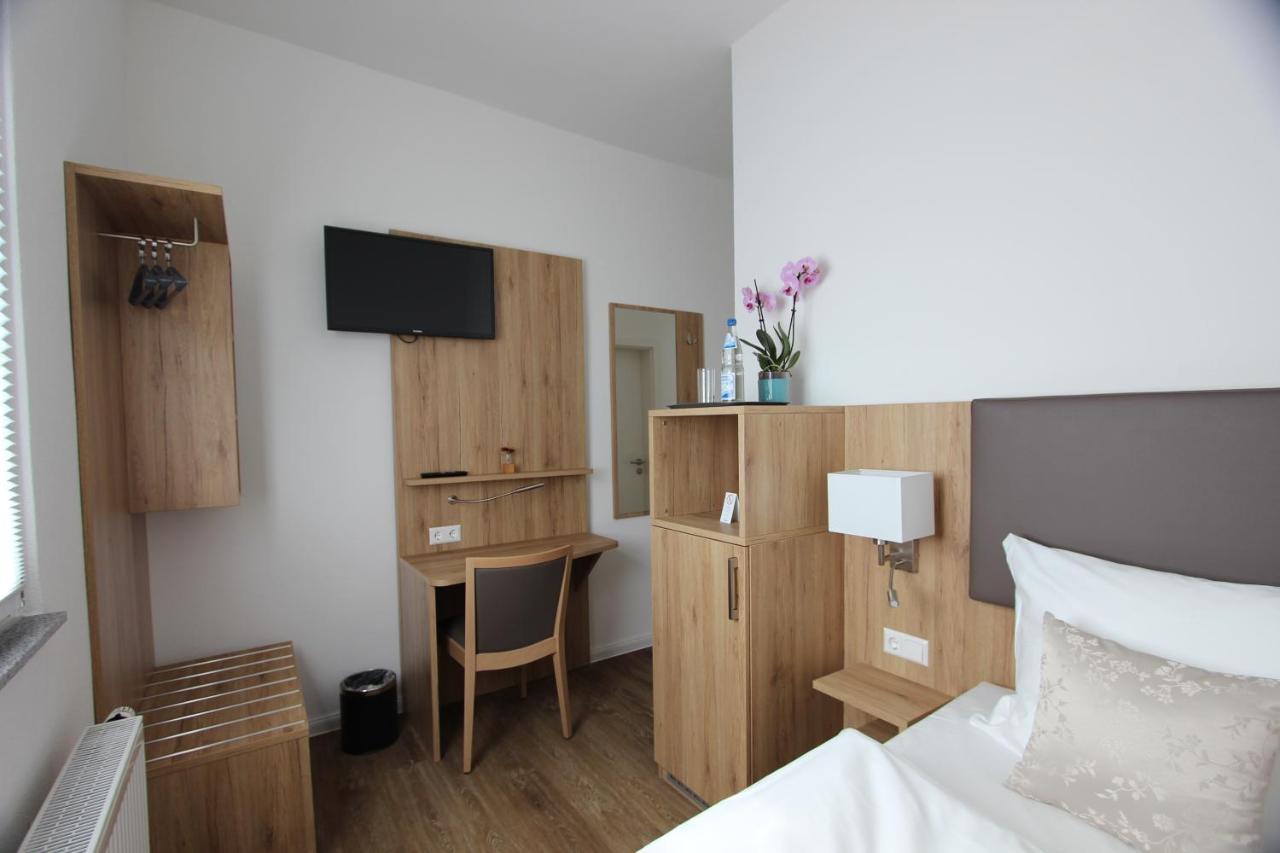 Hotel Adler Bad Friedrichshall Bagian luar foto